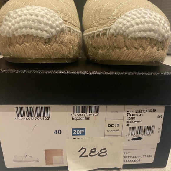 Chanel Espadrilles, size 40 fits an American 9. Beige and white color. - Picture 2 of 6